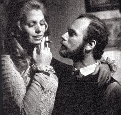 Paulo começa a passar as noites na casa de Lucia