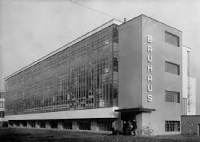 School relocated to Dessau