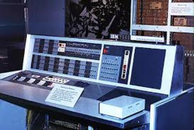 Es fabricado el IBM 7090