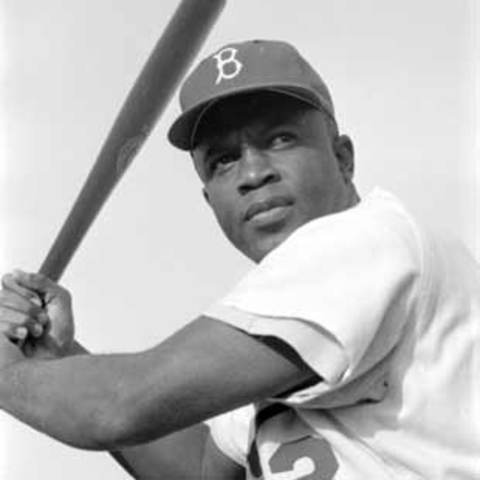 Jackie Robinson joins the Dogers