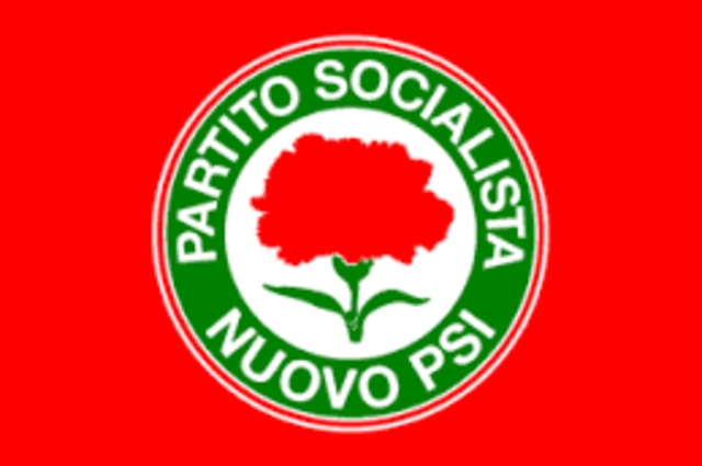Mussolini works as a member of the Italian Socialist Party
