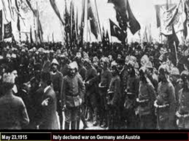 Italy declares war on Germany