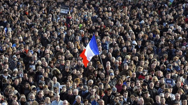 marssis suur rahvahulk Pariisis asuva Bastille'i vangla juurde