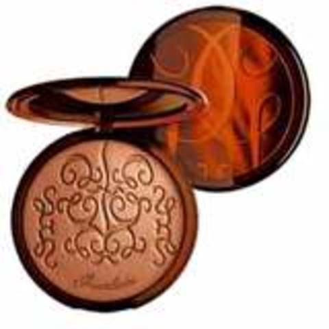 Guerlain invente la Terracotta.