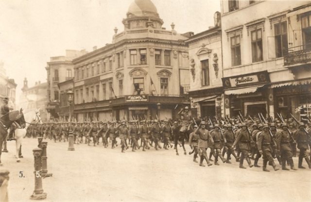 German troops enter their Ally Romania, Germany's only source of oil which is threatened by Russia
