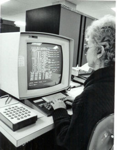 PRIMER COMPUTADOR DE COLOMBIA