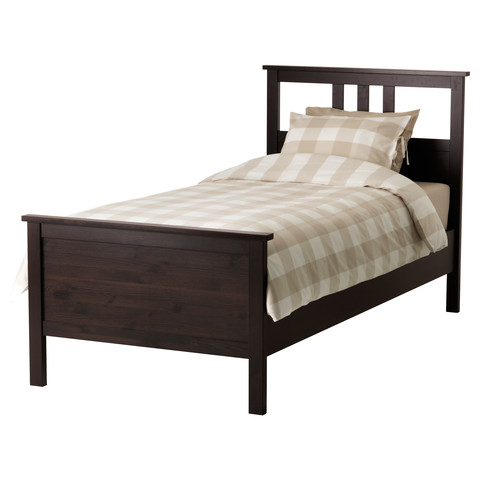 Lacy made Peters bed