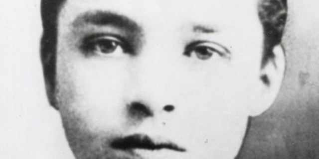 Charlie and his brother were thrown out of the house to live on their own