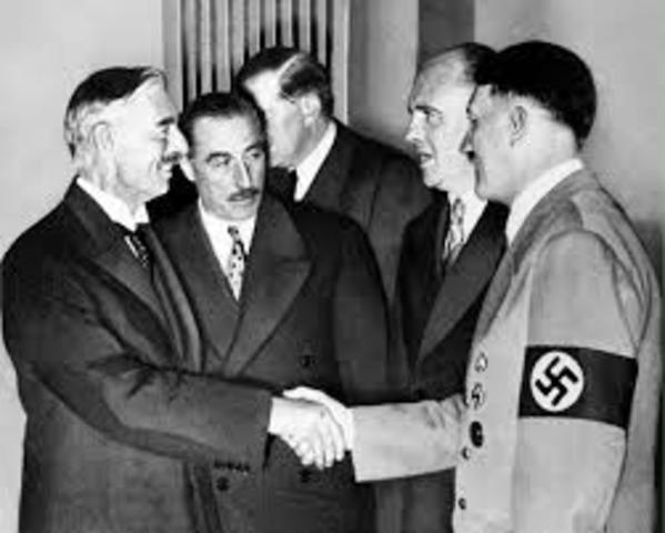 Chamberlain meets with Hitler