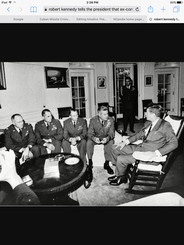 Robert Kennedy gives Ex-Comm's recommendation to the president.