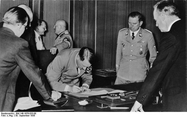 Germany, italy, Great Britain, and France sign the Munich Agreement.