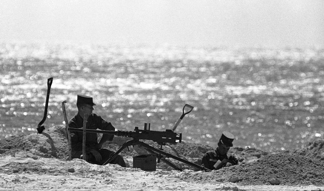 Day 8 : America Recieves Help