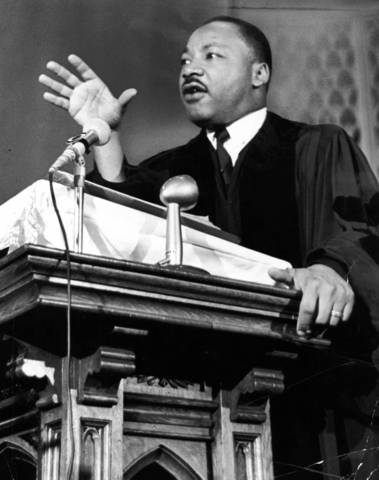 MLK admits the Chicago Government broke promises