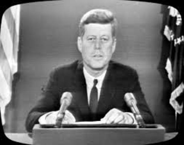 Day 5- president Kennedy returns to Washington to discuss the finding of addition Soviet missles in Cuba