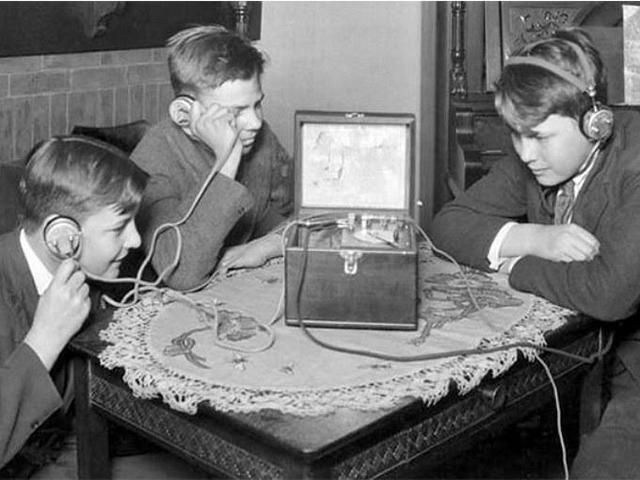 Inicio de la radio comercial