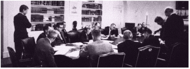 Robert Kennedy gives Ex-Comm's recommendation to the president.