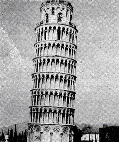 Invenciones en  la  guerra  contra  Pisa