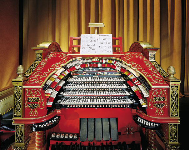 The Mighty Wurlizter takes over.