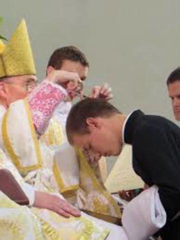 Recibió las órdenes menores