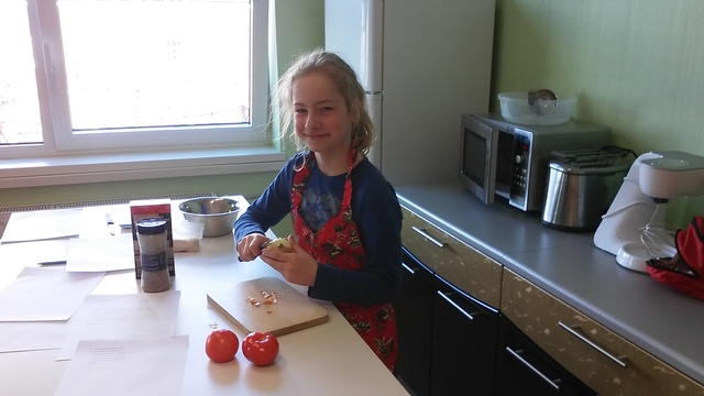 Puhasta ja tükelda sibul