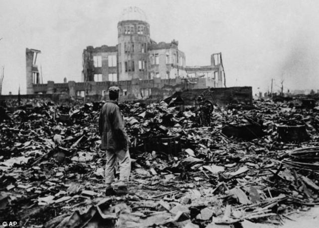 Atomic bomb dropped on Hiroshima