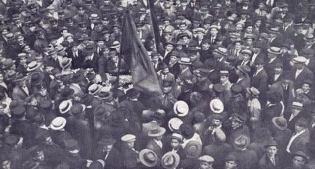 Mussolini Breaks the Socialist Strike