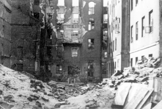 Jewish resistance sparks liquidation of the ghetto