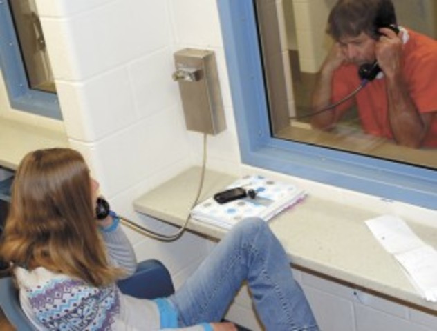 Lacy Sees Peter In Jail