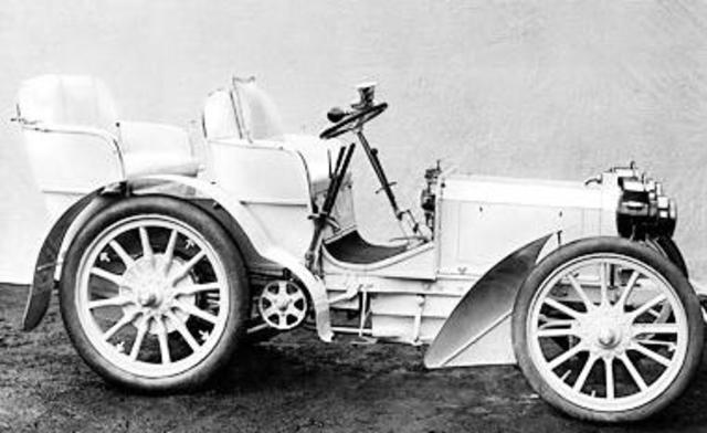 Nace el Automovil a Gasolina.