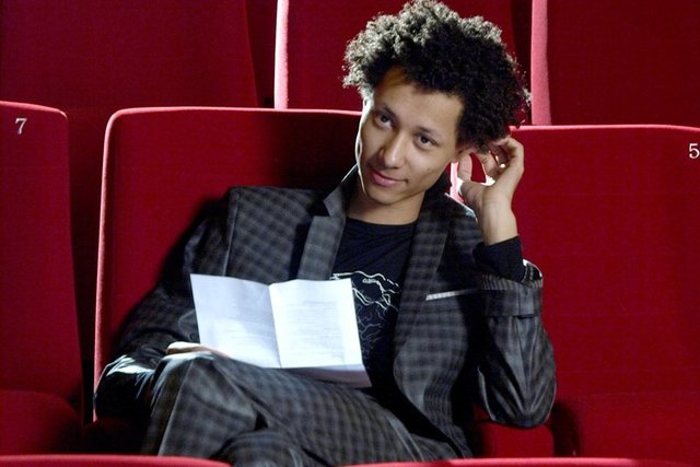 Jim Ashilevi näidend "Nagu poisid vihma käes"