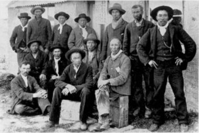 Chinese people flocked to Australia