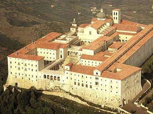 Fondazione del monastero di Montecassino