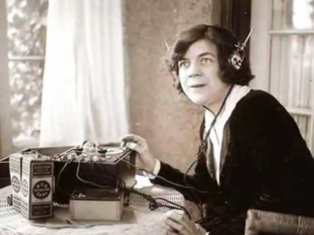 LOS MEDIOS DE COMUNICACIÓN