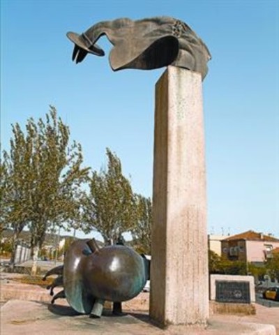 Primer monumento a los brigadistas después de la guerra