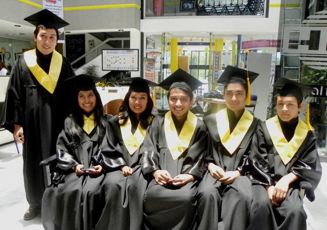 Graduación Harmon Hall