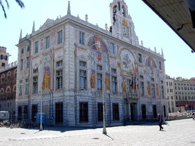 Primer Banco Moderno