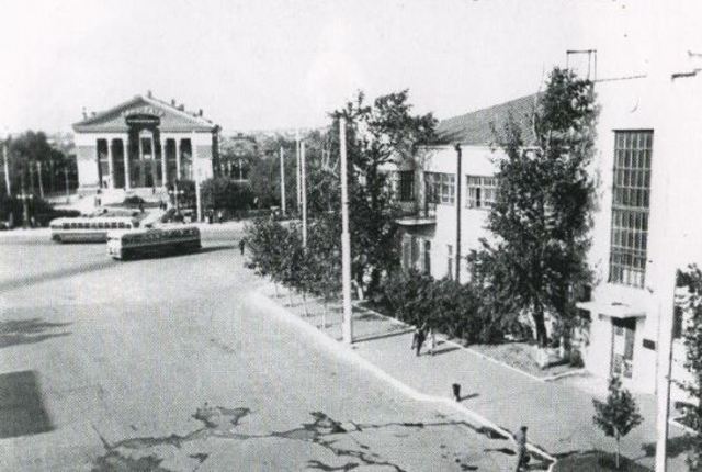 Городской Дворец пионеров, 1964 год -  фото Л.Л.Потемкина  (Фотофонд ГУ ГАОО)