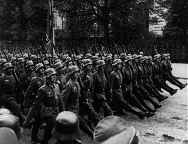 Germany invades poland