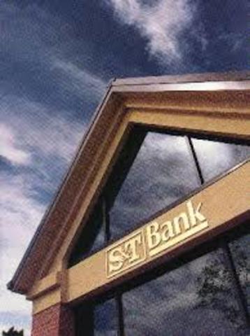 The Emergency Banking Act is passed.