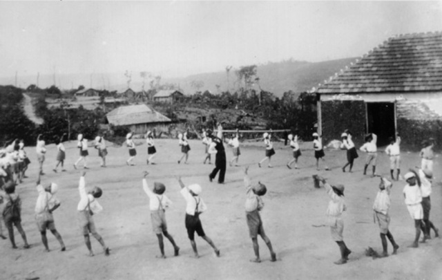 Fechamento das escolas estrangeiras ou de imigrantes