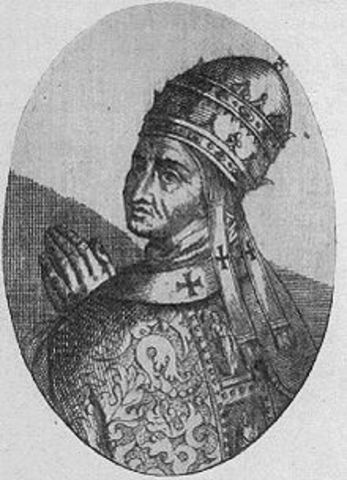 Benedict XI, becomes the Pope