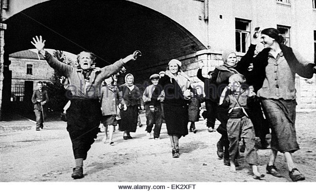 Soviets liberate smolensk