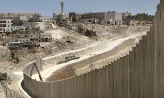 lsrael constructs the West Bank Boarder