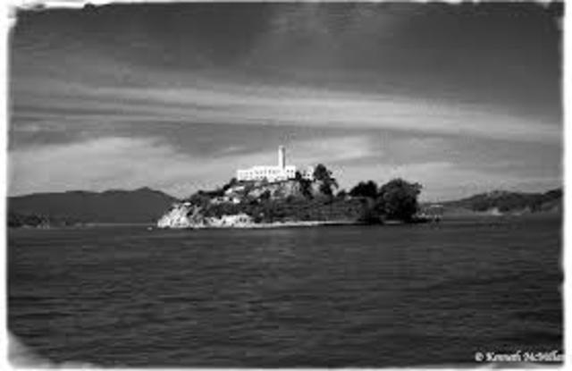 Alcatraz Becomes a Federal Prison