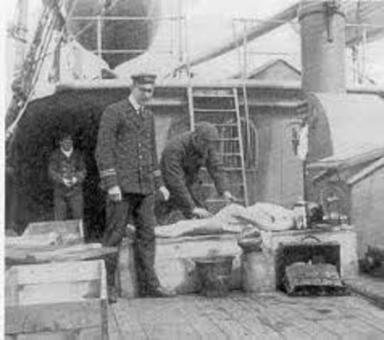 Ships recovered 328 bodies at the Titanic site