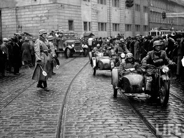 Nazis takes over Czechoslovakia.