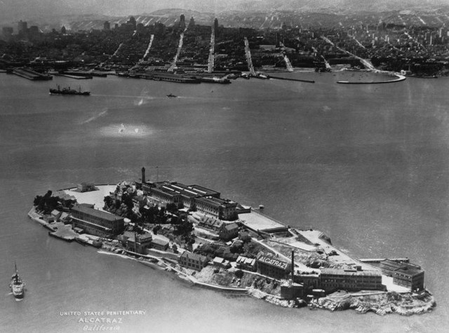 Alcatraz Becomes a Federal Prison