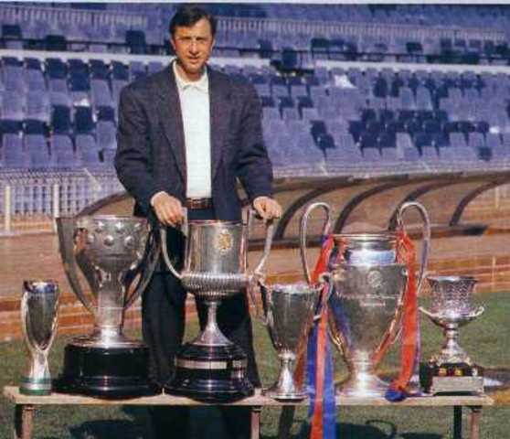 Contratación de Cruyff como entrenador