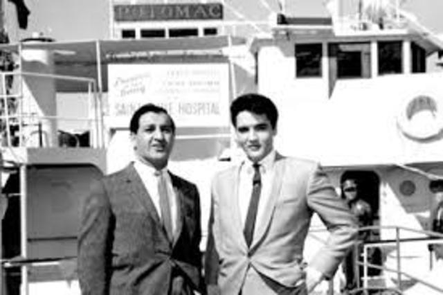 Elvis bought Franklin Roosevelt’s presidential yacht.