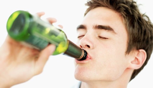 Ley de prohibición de bebidas embriagantes a menores de edad